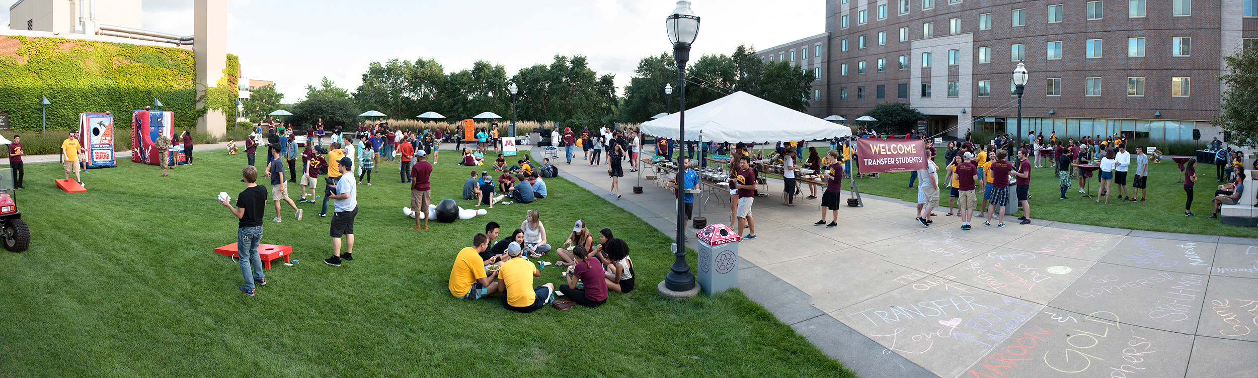 Students gather outdoors for the Incoming Transfer Student welcome picnic