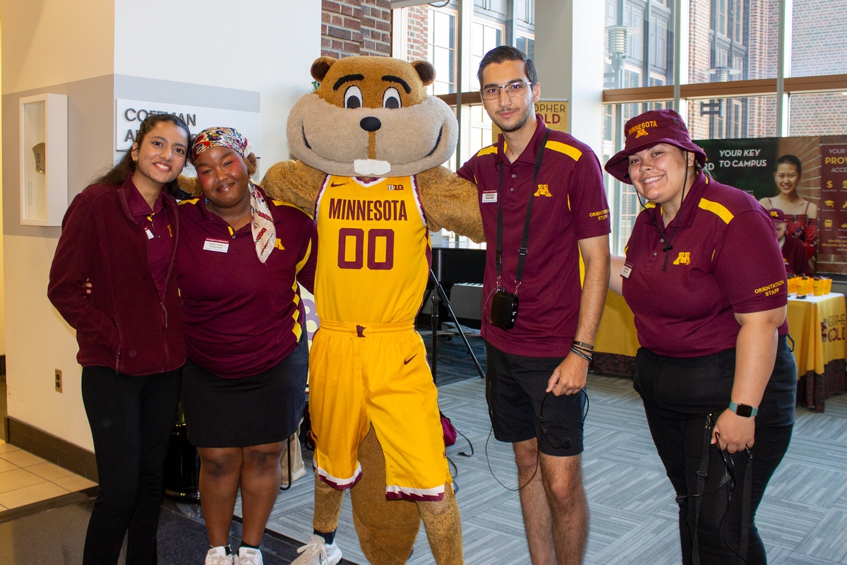 Student leaders pose with Goldy